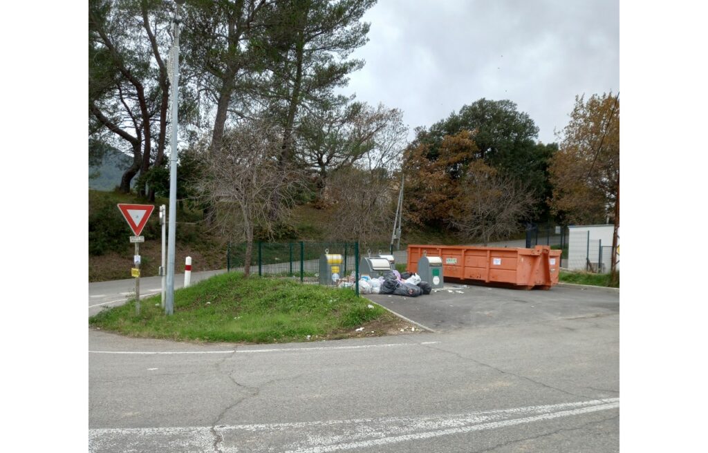 Mairie Saint-Savournin benne ordures ménagères croisement valentine puits léonie déc 2021