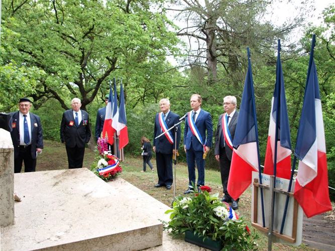 Mairie Saint-Savournin commémoration 8 mai monuments des maquisards Valdonne 2022