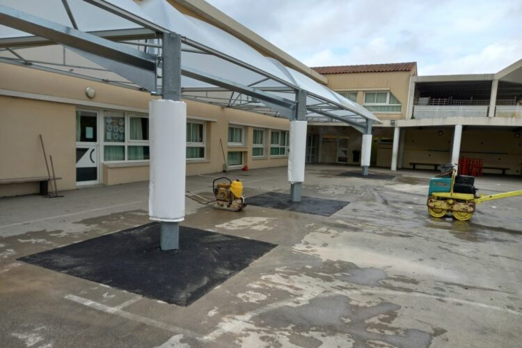 Mairie Saint-Savournin travaux préau école rouleaux fev 2023